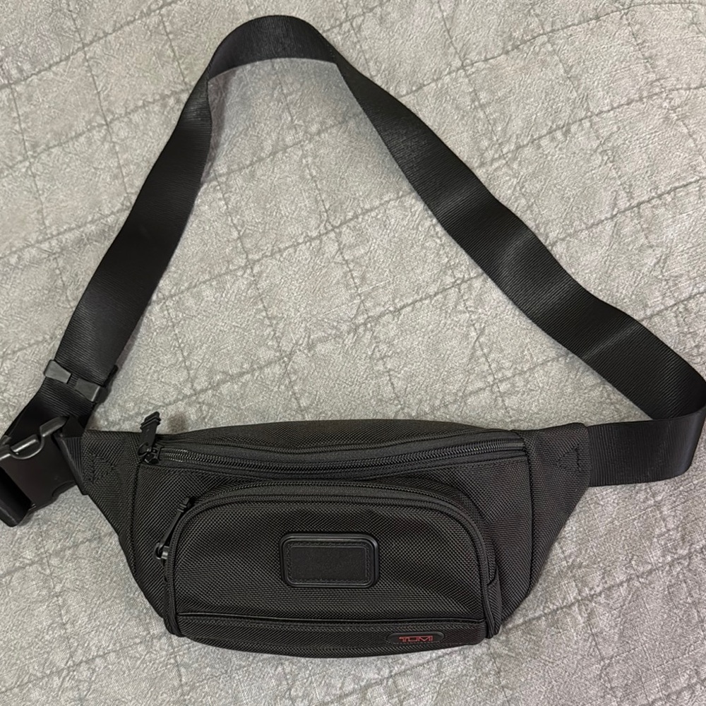 Tumi Black Belt Bag Sleek Versatile Design